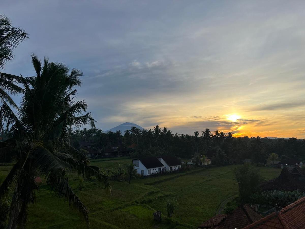 Nirwa Ubud Karma Luaran gambar